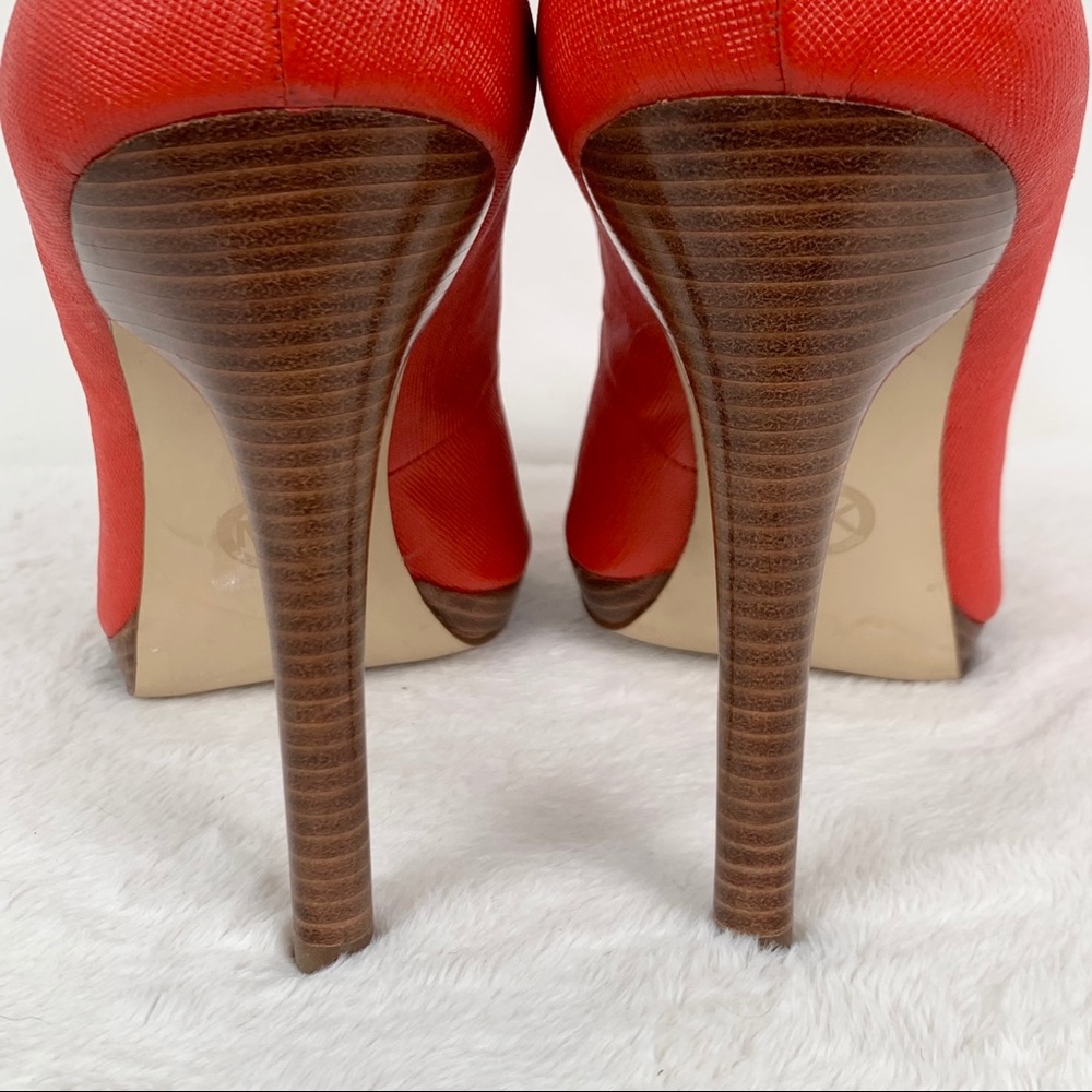 👠MICHAEL Michael Kors Davis Red Textured Pumps 10 - Picture 9 of 13